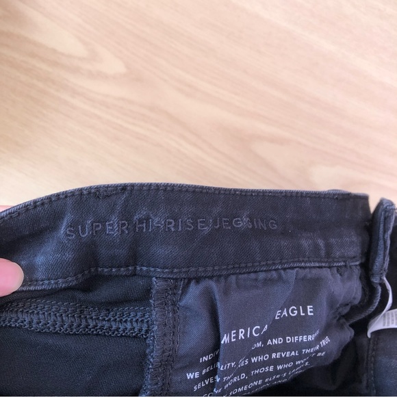 American Eagle Next Level Stretch Super High-Rise Black Leggings (Short Length) - Picture 7 of 8